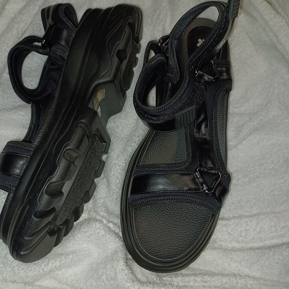 Mens koi sandals size 12